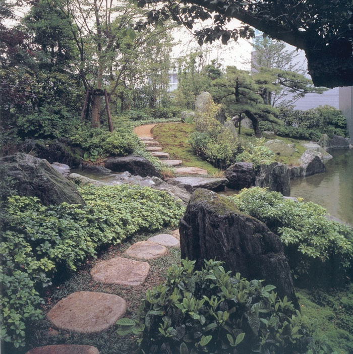 Мощение садовых дорожек в Японском саду